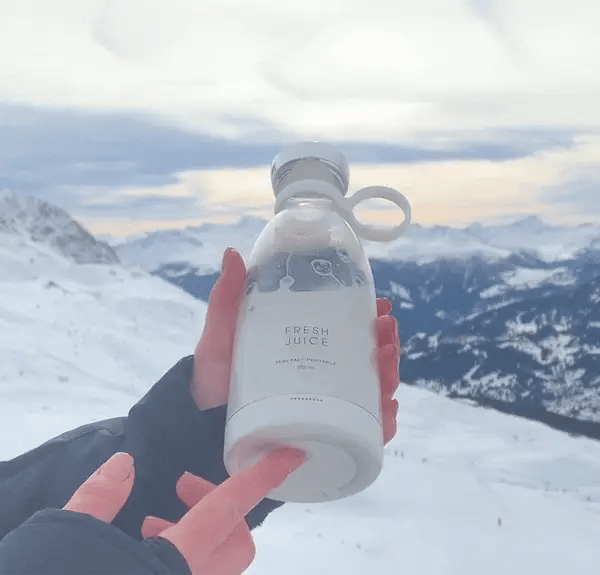 Portable Juicer Bottle with USB Rechargeable Power